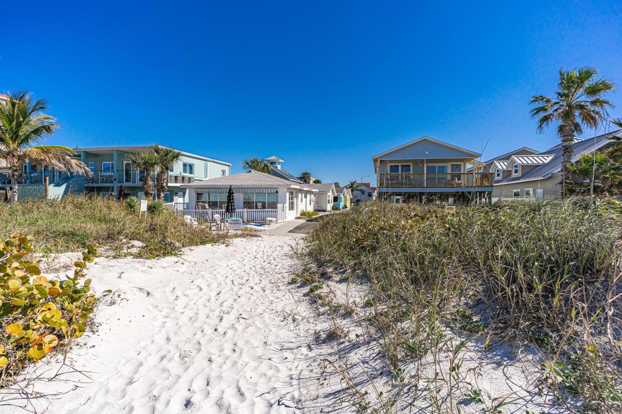 Canary Beach Cottage شاطئ كليرووتر المظهر الخارجي الصورة